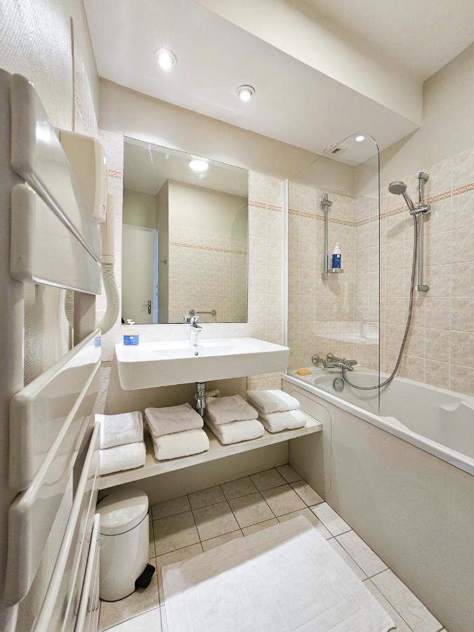 Bel Appartement, Bien Equipe Et Confortable Dans Le Centre Historique Fougères 外观 照片