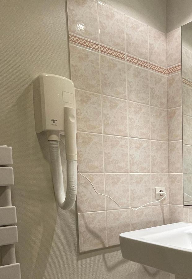 Bel Appartement, Bien Equipe Et Confortable Dans Le Centre Historique Fougères 外观 照片